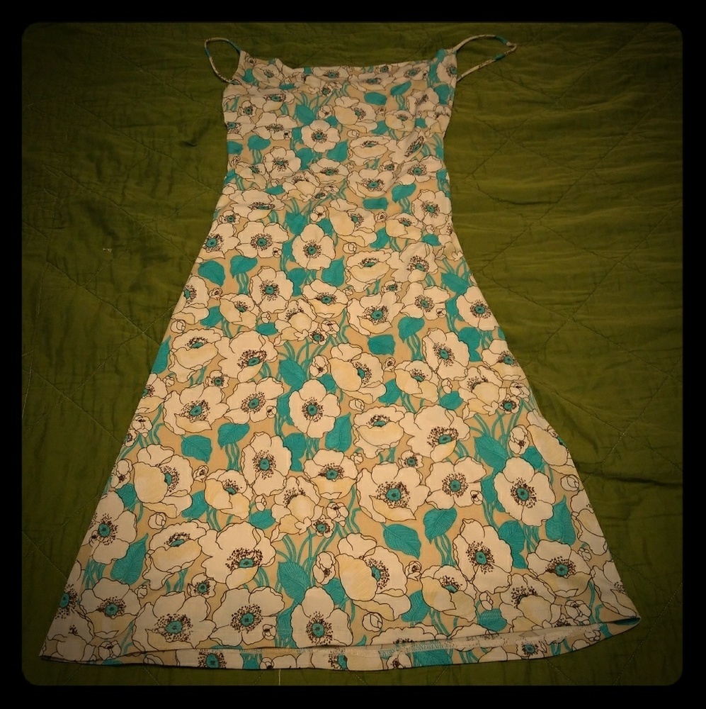 Beautiful Y2K backless floral dress - Picture 2 of 7